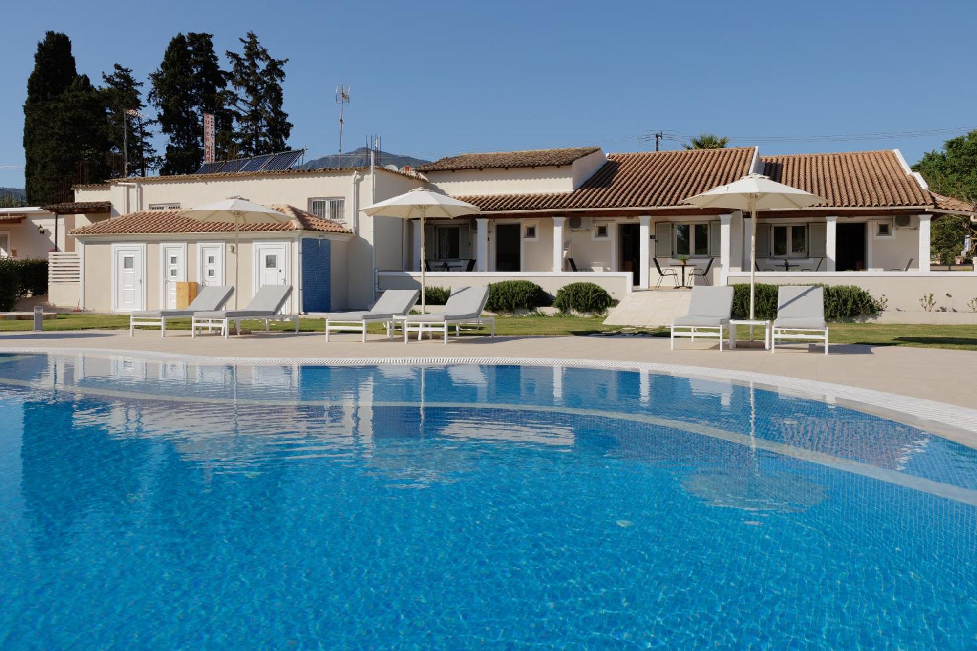 Santos Holidays Dassia  Exterior photo